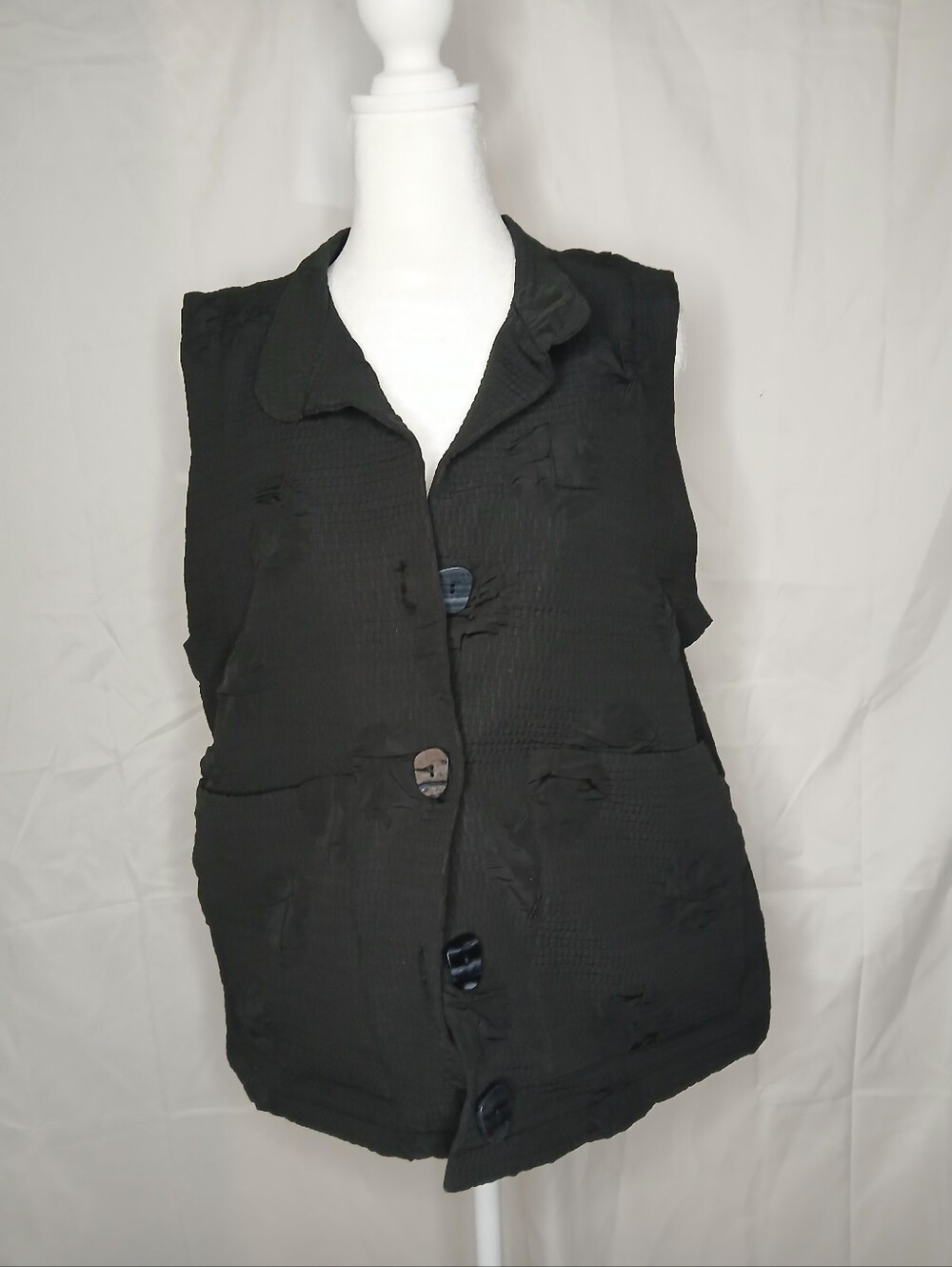 Sleeveless Black Button-Front Vest Jacket